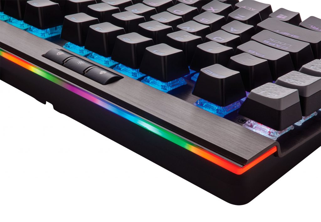 CES 2017 : Corsair K95 RGB Platinum - un clavier haut de gamme