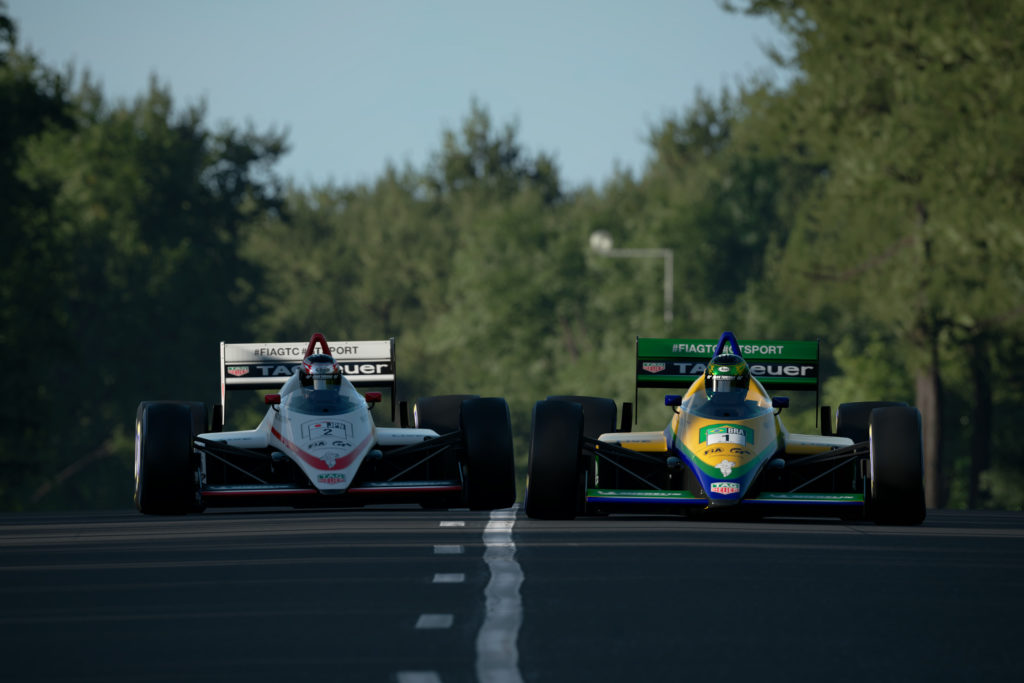 Deux Formule 1 anciennes dans Gran Turismo