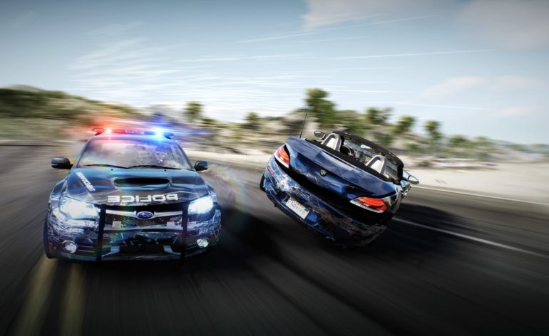 Need For Speed : Une voiture de flic détruisant celle d'un pilote