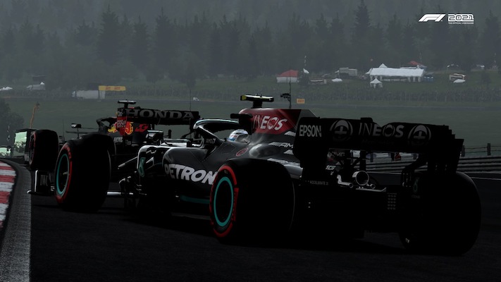 Valtteri Bottas, Mercedes, derrière Max Verstappen, Red Bull, au départ en Autriche