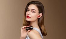 HUAWEI FreeBuds Lipstick : des écouteurs dans un écrin rouge à lèvres !