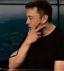 Elon Musk (Twitter) entre en guerre (et accuse) contre Apple (vidéo)
