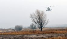 Vidéo. Ukraine : scène à couper le souffle, des hélicoptères tirent en rase-motte