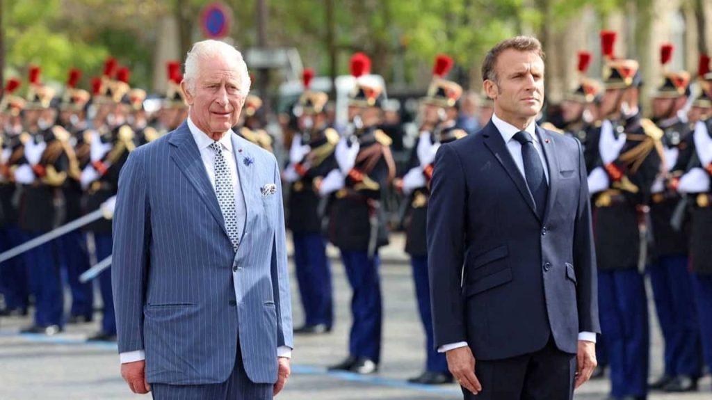 vidéo-charles-iii-president-macron-arc-de-triomphe