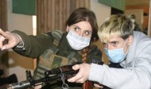 Vidéo. Préparation à la guerre : de jeunes lycéens ukrainiens s’entrainent !