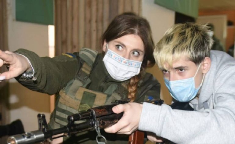 vidéo-lycéen-ukraine-préparation-guerre