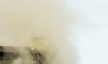 Vidéo. Épaisses fumées dans les Bouches-du-Rhône : un incendie dans un triage de déchets !