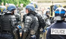 Vidéo. Le « Gala de la honte » à Paris : des milliers de manifestants crient au scandale !