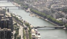 Vidéo. Images virales : le champion olympique de surf en train de surfer sur la Seine !