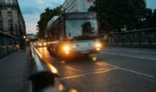 Vidéo. Incroyable : un chauffeur de bus se filme en train de harceler un cycliste à Paris !