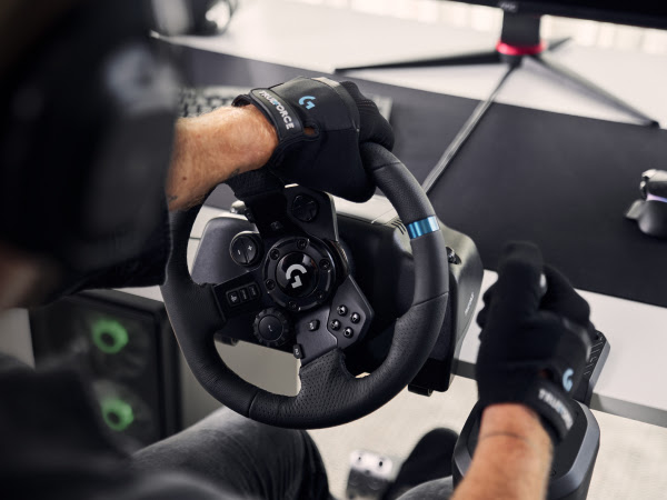 Mclaren Logitech