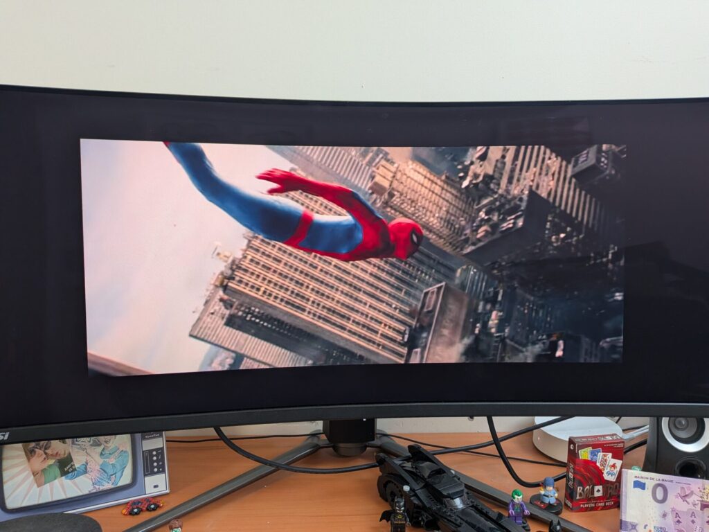 Le MSI MPG 341CQPX QD OLED 34 fait tourner Spider-Man