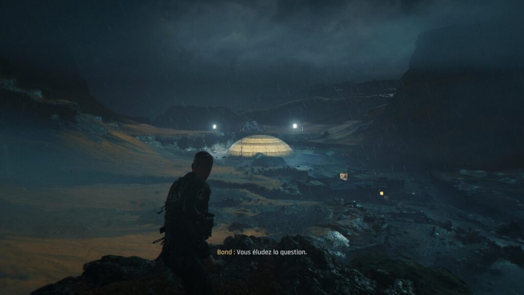 James Bond arrive dans un camp militarisé en Islande dans l'intro de 007 First Light