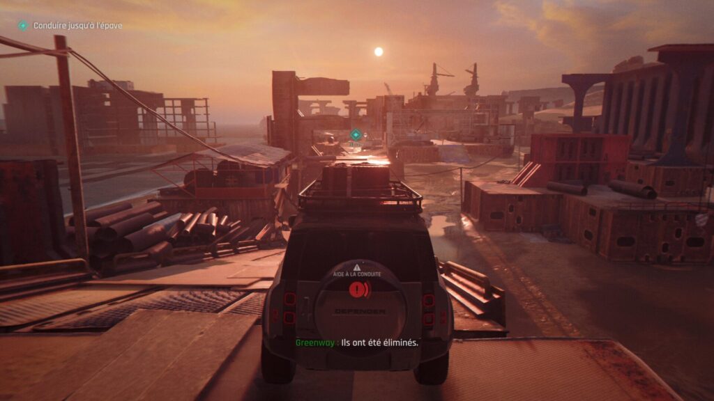 Bond au volant d'un 4x4 dans 007 First Light