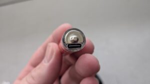 La batterie rechargeable de la voiture Sonic Tails