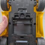 Le compartiment de batterie de la voiture Sonic Tails