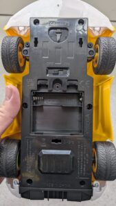 Le compartiment de batterie de la voiture Sonic Tails